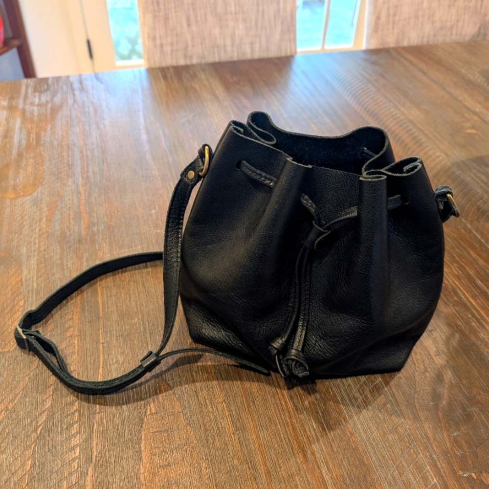 💕💕Portland leather large black bucket bag